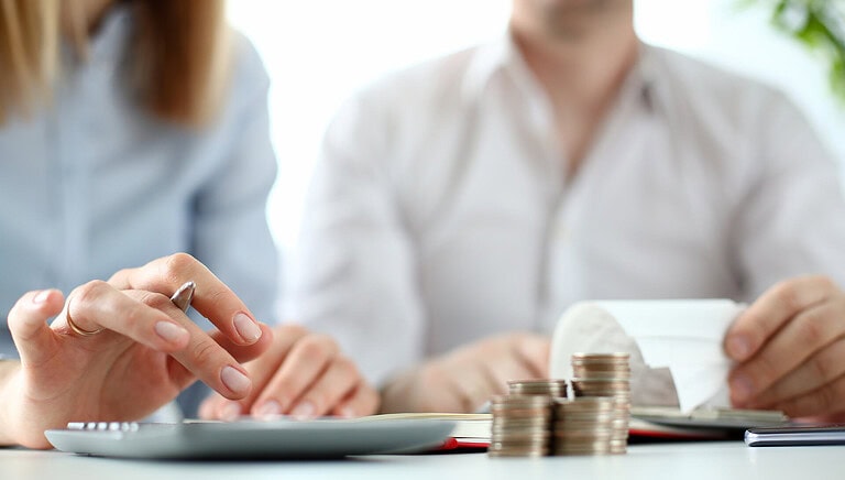 Bavaria Finanz teilt Erfahrungen: Wie funktioniert eine Finanzsanierung und wer profitiert davon?